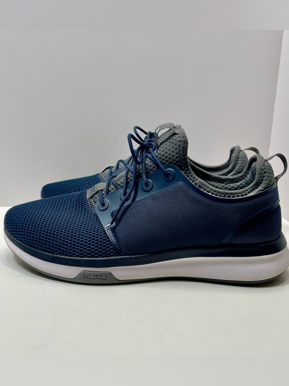 KURU Men’s Navy and Gray Atom Cloud Sneakers Size 12